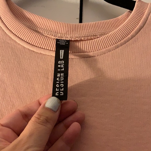 Design Lab Top - Picture 2 of 4